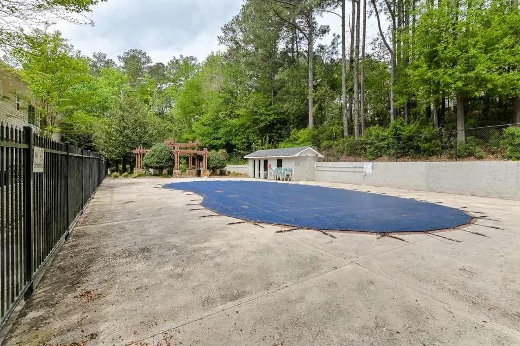 6940 Roswell Road Unit 10d, Atlanta, Georgia 30328, 2 Bedrooms Bedrooms, ,1 BathroomBathrooms,Residential,Sold,6940 Roswell Road Unit 10d,6536783