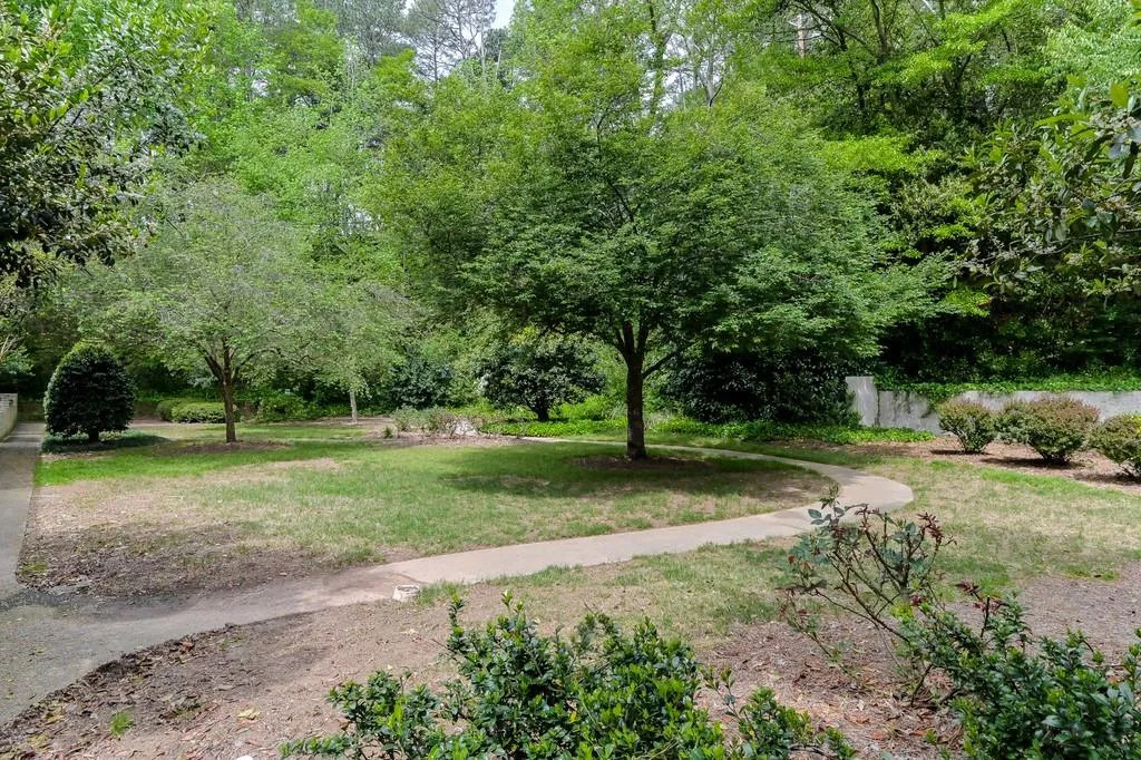 6940 Roswell Road Unit 10d, Atlanta, Georgia 30328, 2 Bedrooms Bedrooms, ,1 BathroomBathrooms,Residential,Sold,6940 Roswell Road Unit 10d,6536783