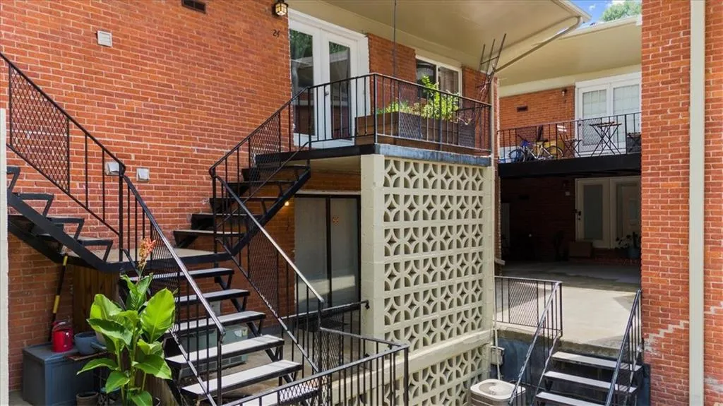 1822 N Rock Springs Road Ne Unit 24, Atlanta, Georgia 30324, 2 Bedrooms Bedrooms, ,1 BathroomBathrooms,Residential,For Sale,1822 N Rock Springs Road Ne Unit 24,7607462