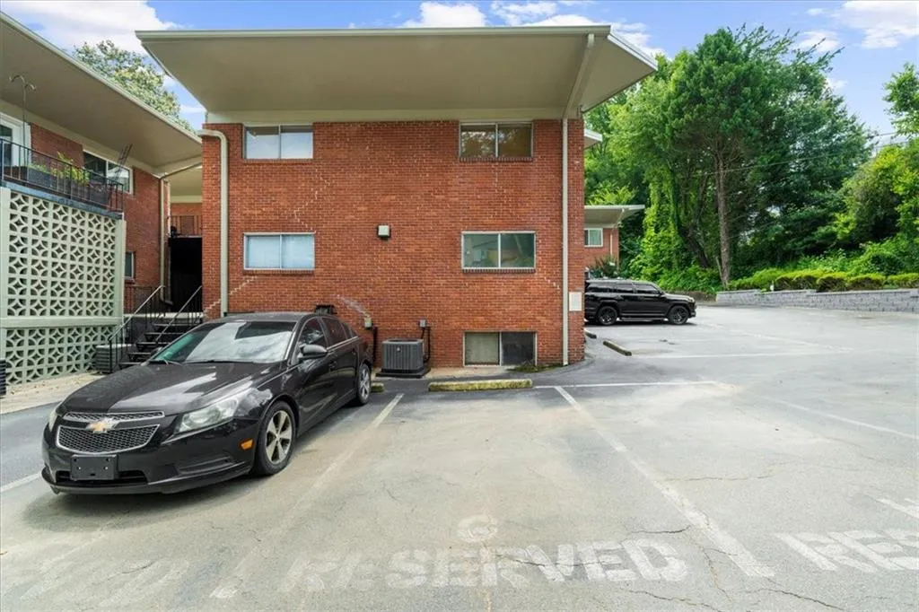 1822 N Rock Springs Road Ne Unit 24, Atlanta, Georgia 30324, 2 Bedrooms Bedrooms, ,1 BathroomBathrooms,Residential,For Sale,1822 N Rock Springs Road Ne Unit 24,7607462