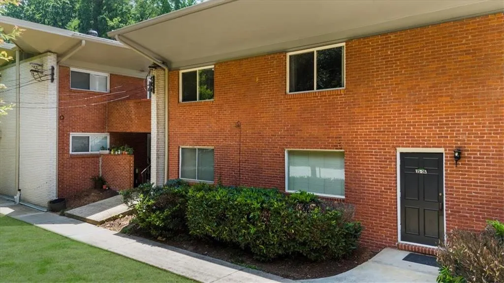 1822 N Rock Springs Road Ne Unit 24, Atlanta, Georgia 30324, 2 Bedrooms Bedrooms, ,1 BathroomBathrooms,Residential,For Sale,1822 N Rock Springs Road Ne Unit 24,7607462