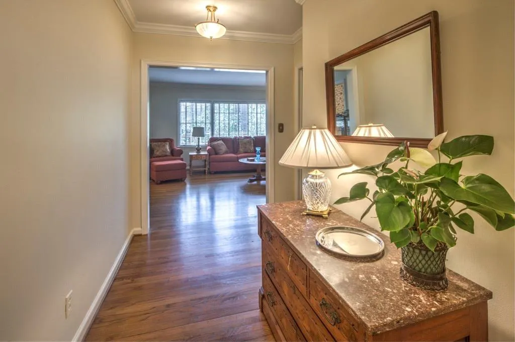 2014 Brookview Drive Nw, Atlanta, Georgia 30318, 3 Bedrooms Bedrooms, ,2 BathroomsBathrooms,Residential,Sold,2014 Brookview Drive Nw,5666167