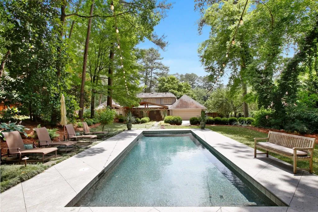 765 Weatherly Lane, Sandy Springs, Georgia 30328, 5 Bedrooms Bedrooms, ,4 BathroomsBathrooms,Residential,Sold,765 Weatherly Lane,6568642