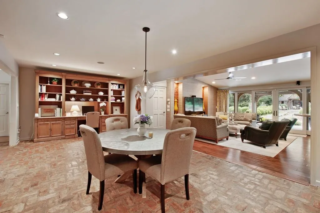 765 Weatherly Lane, Sandy Springs, Georgia 30328, 5 Bedrooms Bedrooms, ,4 BathroomsBathrooms,Residential,Sold,765 Weatherly Lane,6568642