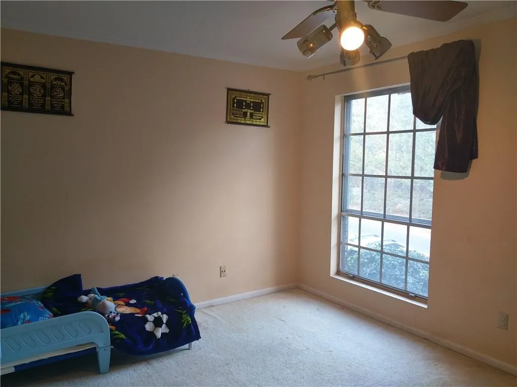 5565 Kingsport Drive Unit 21, Atlanta, Georgia 30342, 2 Bedrooms Bedrooms, ,1 BathroomBathrooms,Residential,Sold,5565 Kingsport Drive Unit 21,5800956