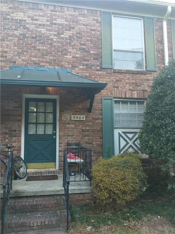 5565 Kingsport Drive Unit 21, Atlanta, Georgia 30342, 2 Bedrooms Bedrooms, ,1 BathroomBathrooms,Residential,Sold,5565 Kingsport Drive Unit 21,5800956