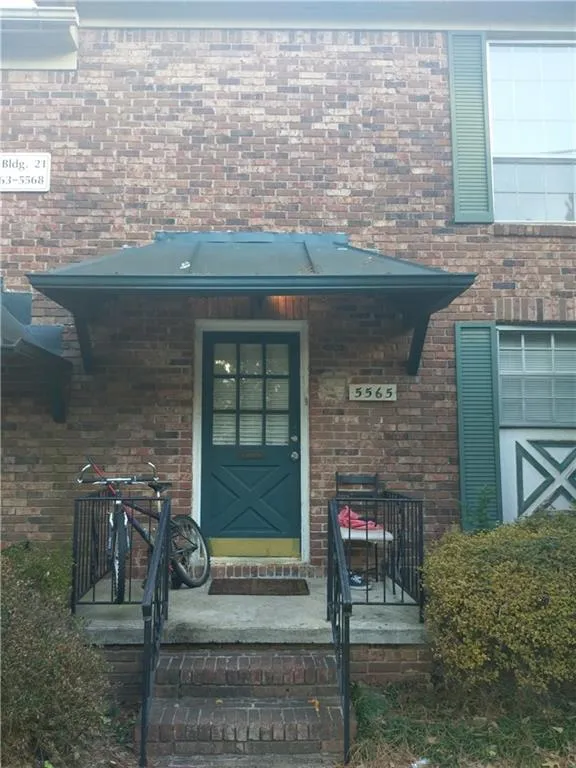 5565 Kingsport Drive Unit 21, Atlanta, Georgia 30342, 2 Bedrooms Bedrooms, ,1 BathroomBathrooms,Residential,Sold,5565 Kingsport Drive Unit 21,5800956