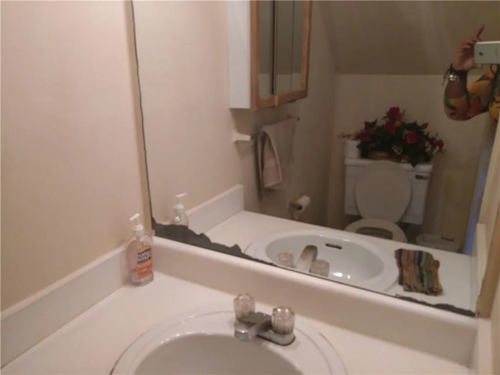 5565 Kingsport Drive Unit 21, Atlanta, Georgia 30342, 2 Bedrooms Bedrooms, ,1 BathroomBathrooms,Residential,Sold,5565 Kingsport Drive Unit 21,5800956