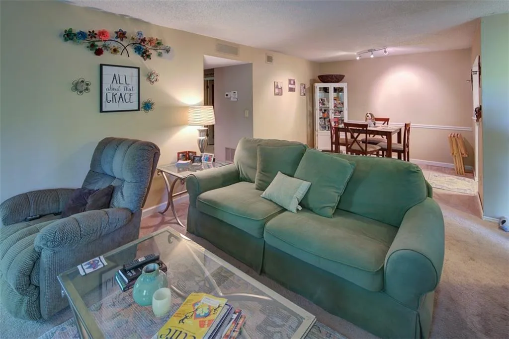 1708 Huntingdon Chase, Sandy Springs, Georgia 30350, 1 Bedroom Bedrooms, ,1 BathroomBathrooms,Residential,Sold,1708 Huntingdon Chase,6000480