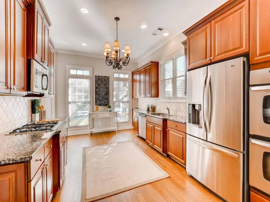 296 Mount Vernon Cove, Sandy Springs, Georgia 30328, 5 Bedrooms Bedrooms, ,5 BathroomsBathrooms,Residential,Sold,296 Mount Vernon Cove,5942117