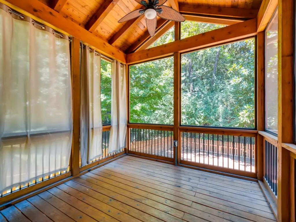 296 Mount Vernon Cove, Sandy Springs, Georgia 30328, 5 Bedrooms Bedrooms, ,5 BathroomsBathrooms,Residential,Sold,296 Mount Vernon Cove,5942117