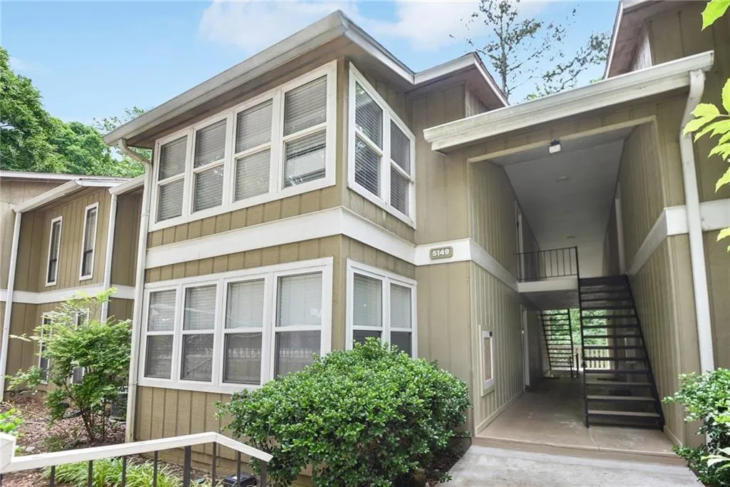 5149 Roswell Road Unit 3, Atlanta, Georgia 30342, 2 Bedrooms Bedrooms, ,1 BathroomBathrooms,Residential,Sold,5149 Roswell Road Unit 3,7388049