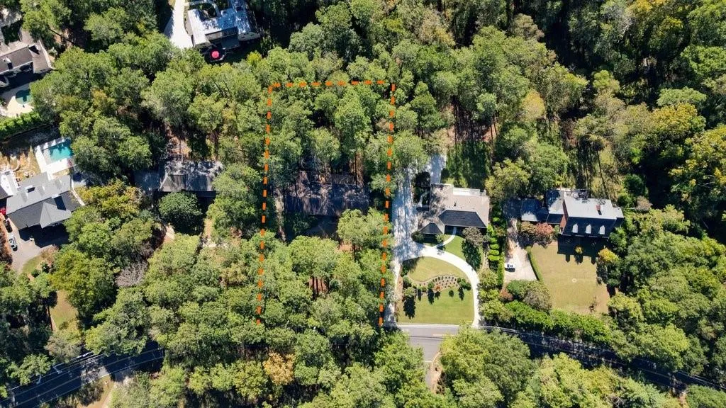 2615 Spalding Drive, Atlanta, Georgia 30350, 5 Bedrooms Bedrooms, ,5 BathroomsBathrooms,Residential,For Sale,2615 Spalding Drive,7665627