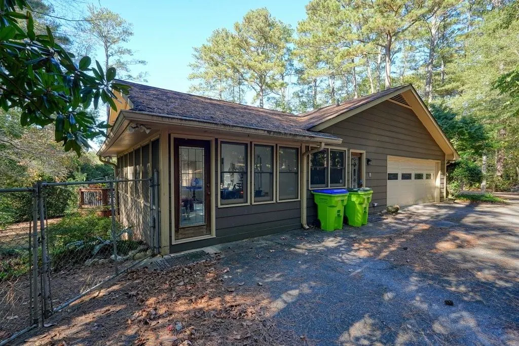 2615 Spalding Drive, Atlanta, Georgia 30350, 5 Bedrooms Bedrooms, ,5 BathroomsBathrooms,Residential,For Sale,2615 Spalding Drive,7665627