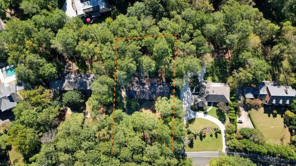 2615 Spalding Drive, Atlanta, Georgia 30350, 5 Bedrooms Bedrooms, ,5 BathroomsBathrooms,Residential,For Sale,2615 Spalding Drive,7665627