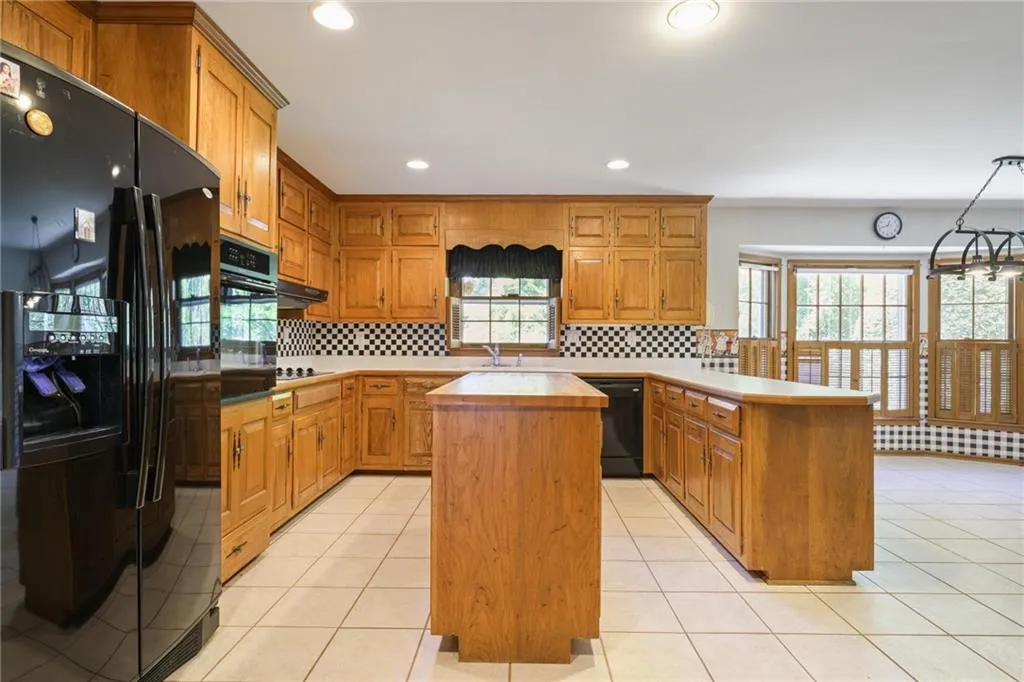 7570 Chaparral Drive, Atlanta, Georgia 30350, 4 Bedrooms Bedrooms, ,3 BathroomsBathrooms,Residential,For Sale,7570 Chaparral Drive,7657627