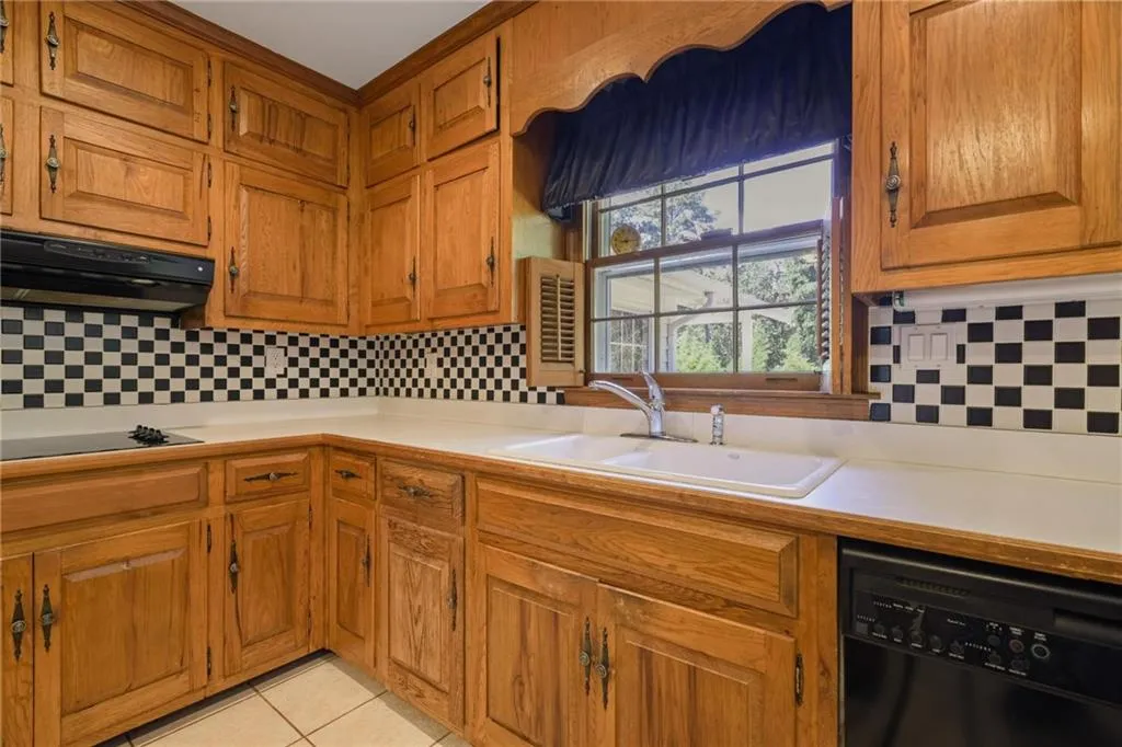 7570 Chaparral Drive, Atlanta, Georgia 30350, 4 Bedrooms Bedrooms, ,3 BathroomsBathrooms,Residential,For Sale,7570 Chaparral Drive,7657627