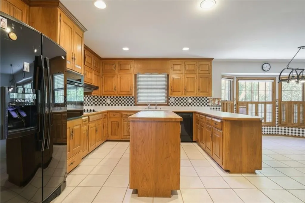 7570 Chaparral Drive, Atlanta, Georgia 30350, 4 Bedrooms Bedrooms, ,3 BathroomsBathrooms,Residential,For Sale,7570 Chaparral Drive,7657627