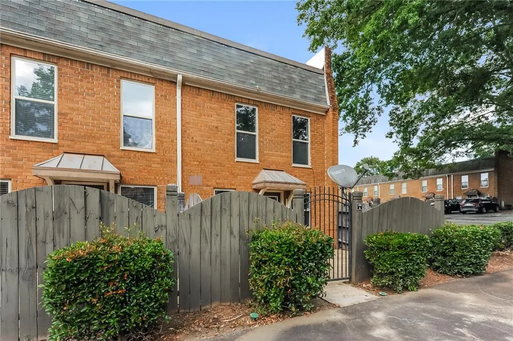 155 N River Drive Unit A, Atlanta, Georgia 30350, 2 Bedrooms Bedrooms, ,2 BathroomsBathrooms,Residential,Sold,155 N River Drive Unit A,7061286