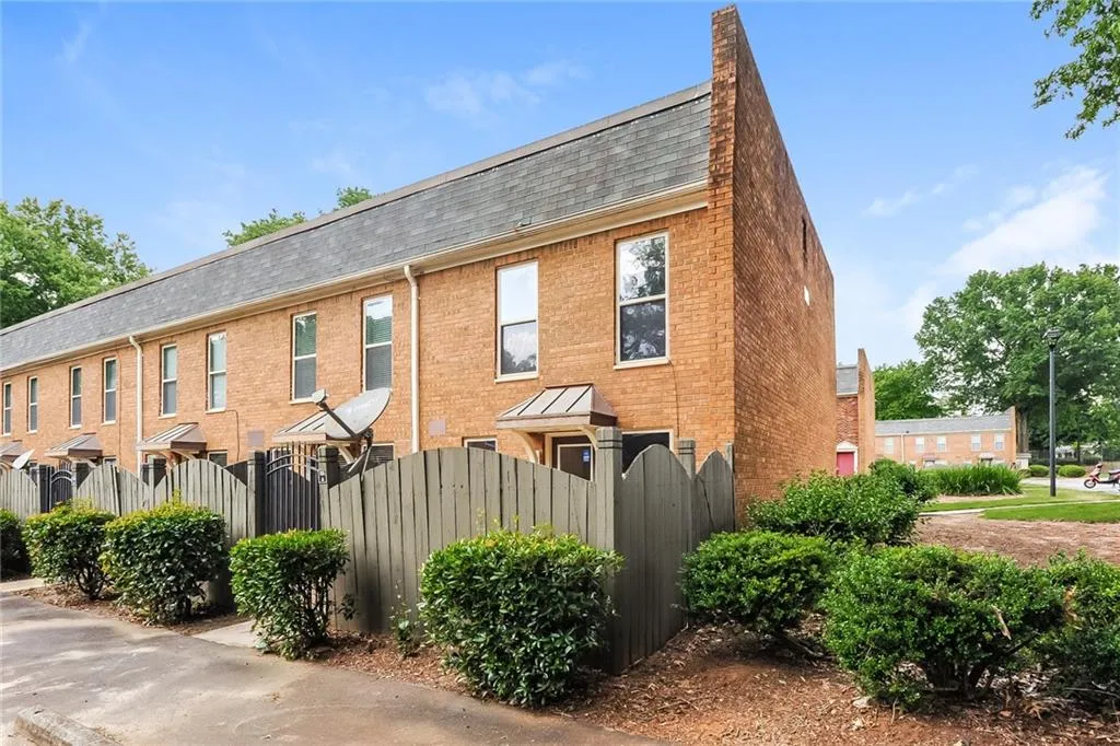 155 N River Drive Unit A, Atlanta, Georgia 30350, 2 Bedrooms Bedrooms, ,2 BathroomsBathrooms,Residential,Sold,155 N River Drive Unit A,7061286