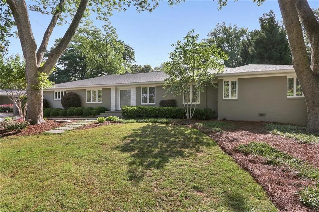 3797 Ivy Lane Ne, Atlanta, Georgia 30342, 3 Bedrooms Bedrooms, ,2 BathroomsBathrooms,Residential,Sold,3797 Ivy Lane Ne,5851863