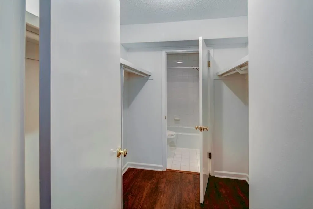 103 De Arc Place Nw, Atlanta, Georgia 30327, 1 Bedroom Bedrooms, ,1 BathroomBathrooms,Residential,Sold,103 De Arc Place Nw,5743003