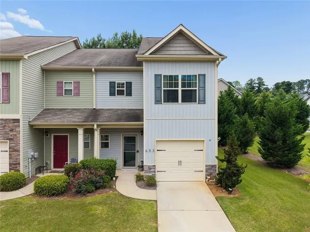 653 Oakside Place, Acworth, Georgia 30102