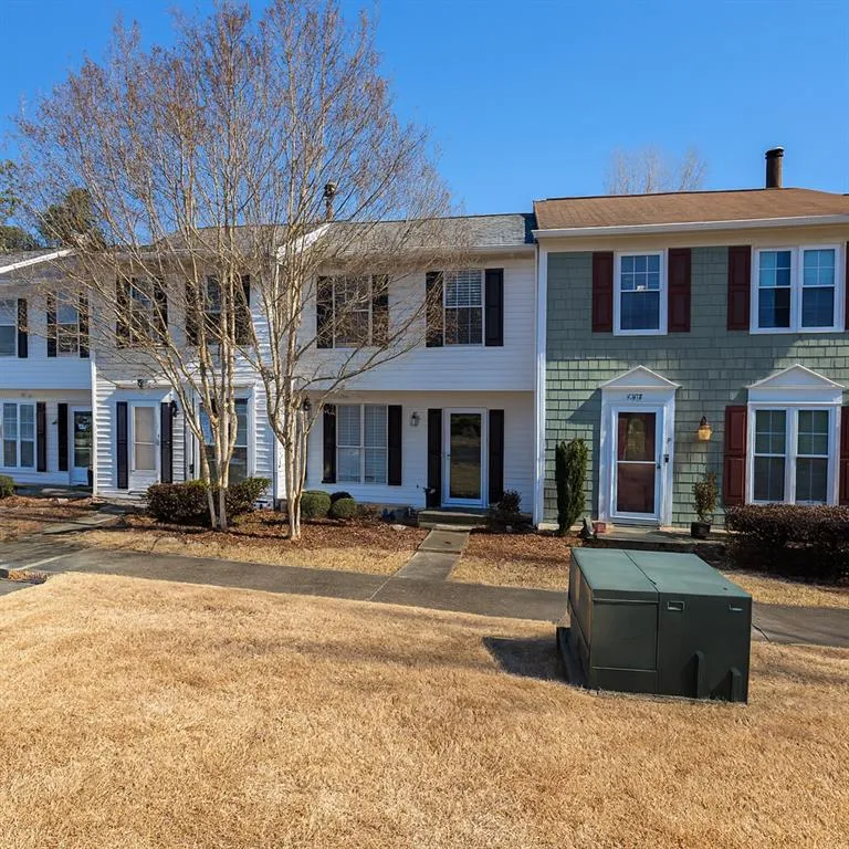 2104 Queen Anne Court, Sandy Springs, Georgia 30350, 3 Bedrooms Bedrooms, ,3 BathroomsBathrooms,Residential,For Sale,2104 Queen Anne Court,7682252