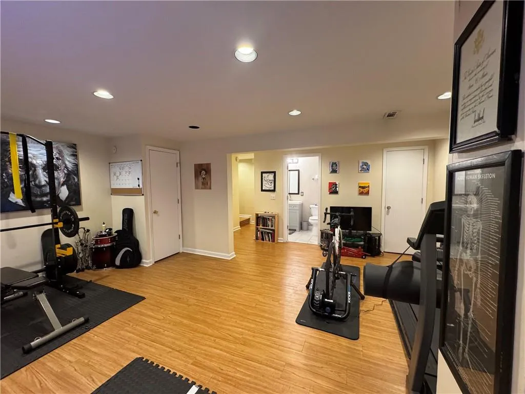 2104 Queen Anne Court, Sandy Springs, Georgia 30350, 3 Bedrooms Bedrooms, ,3 BathroomsBathrooms,Residential,For Sale,2104 Queen Anne Court,7682252