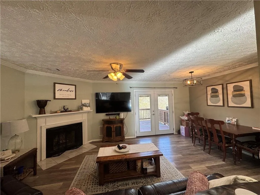 2104 Queen Anne Court, Sandy Springs, Georgia 30350, 3 Bedrooms Bedrooms, ,3 BathroomsBathrooms,Residential,For Sale,2104 Queen Anne Court,7682252