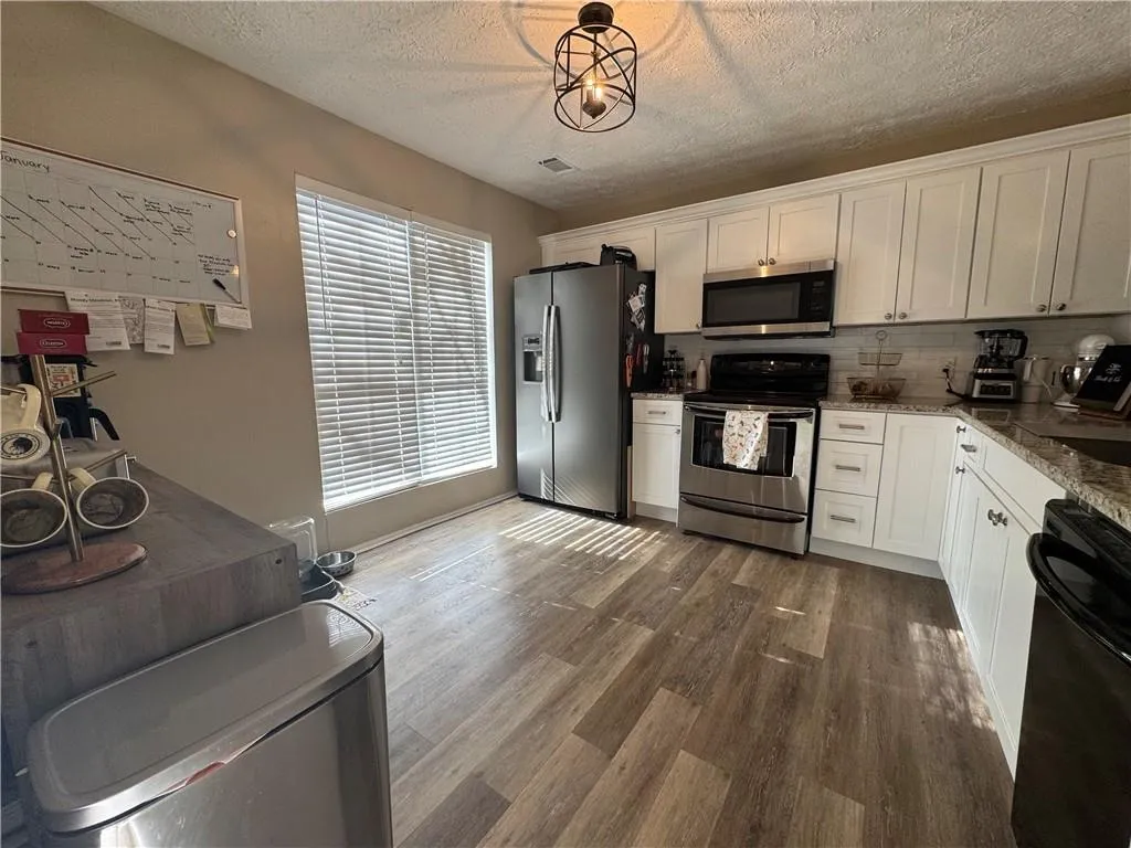 2104 Queen Anne Court, Sandy Springs, Georgia 30350, 3 Bedrooms Bedrooms, ,3 BathroomsBathrooms,Residential,For Sale,2104 Queen Anne Court,7682252