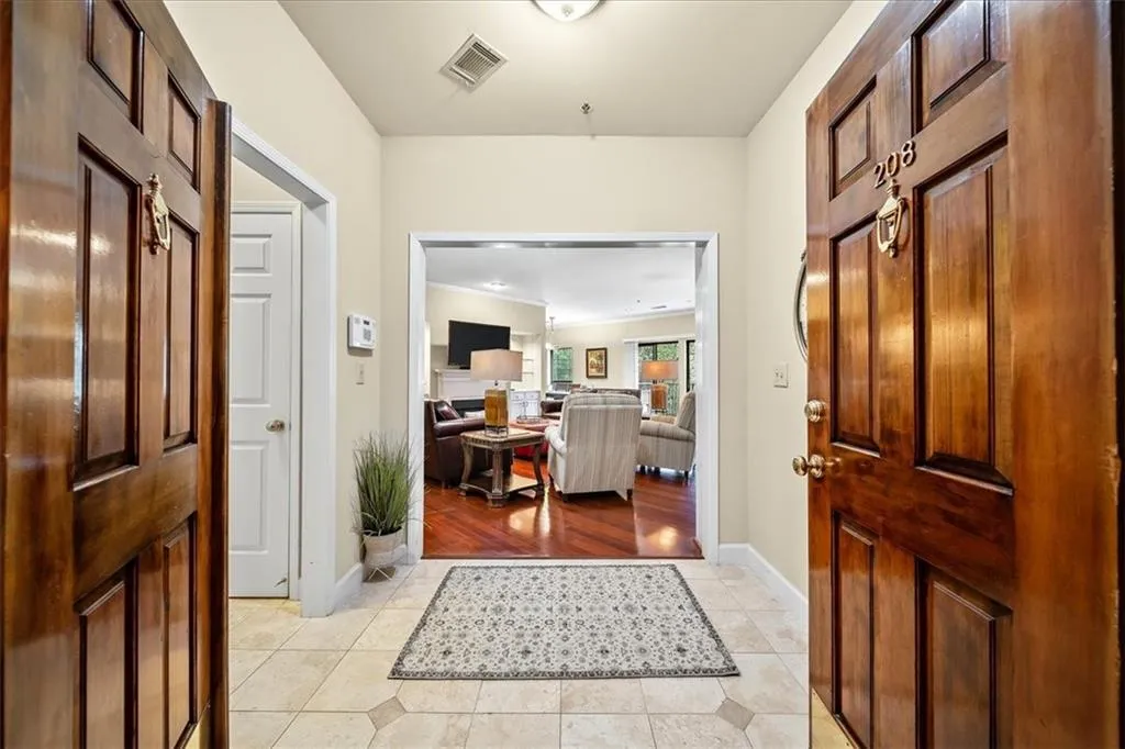 2865 Lenox Road Ne Unit 208, Atlanta, Georgia 30324, 2 Bedrooms Bedrooms, ,2 BathroomsBathrooms,Residential,For Sale,2865 Lenox Road Ne Unit 208,7502510