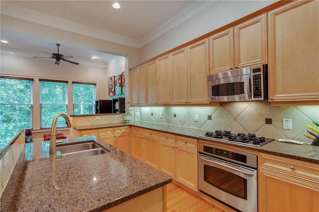5964 Reddington Way, Sandy Springs, Georgia 30328, 3 Bedrooms Bedrooms, ,3 BathroomsBathrooms,Residential,Sold,5964 Reddington Way,6066702