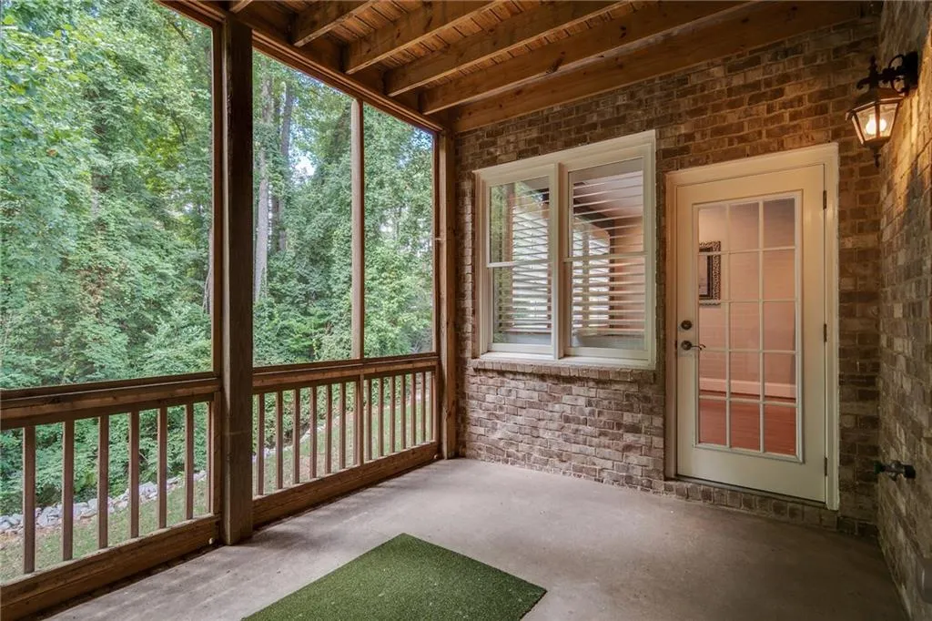 5964 Reddington Way, Sandy Springs, Georgia 30328, 3 Bedrooms Bedrooms, ,3 BathroomsBathrooms,Residential,Sold,5964 Reddington Way,6066702