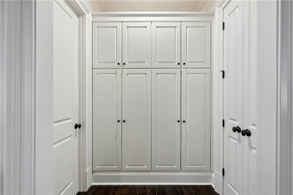 3585 Roxboro Road Ne Unit 2, Atlanta, Georgia 30326, 3 Bedrooms Bedrooms, ,2 BathroomsBathrooms,Residential,For Sale,3585 Roxboro Road Ne Unit 2,7642960