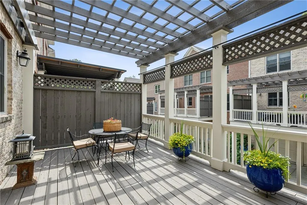 3585 Roxboro Road Ne Unit 2, Atlanta, Georgia 30326, 3 Bedrooms Bedrooms, ,2 BathroomsBathrooms,Residential,For Sale,3585 Roxboro Road Ne Unit 2,7642960