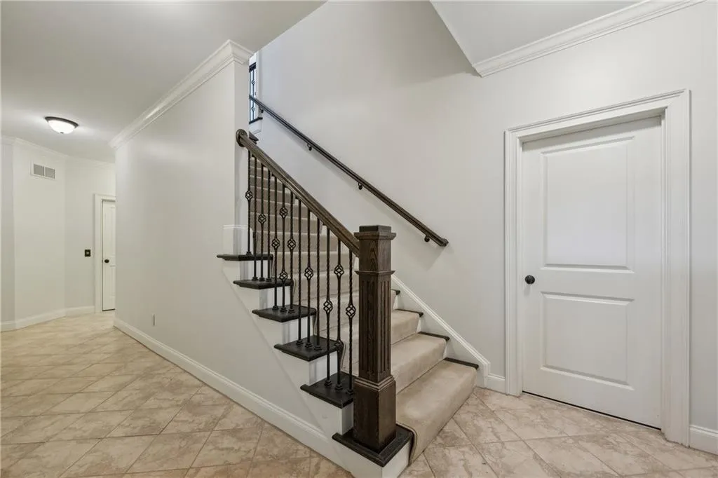 3585 Roxboro Road Ne Unit 2, Atlanta, Georgia 30326, 3 Bedrooms Bedrooms, ,2 BathroomsBathrooms,Residential,For Sale,3585 Roxboro Road Ne Unit 2,7642960