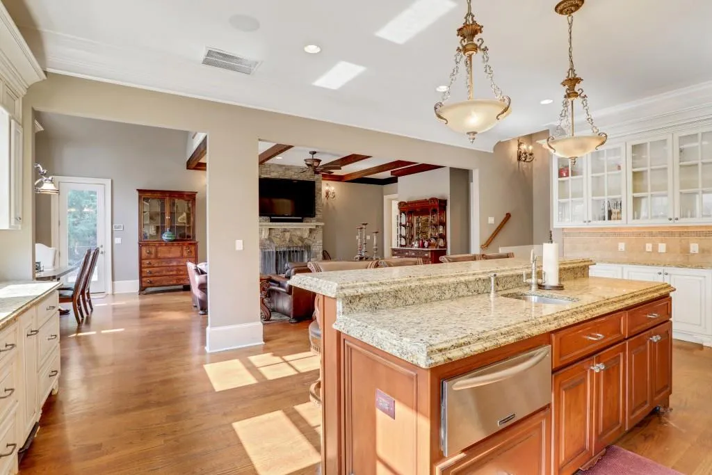 5507 Long Island Drive Nw, Atlanta, Georgia 30327, 7 Bedrooms Bedrooms, ,7 BathroomsBathrooms,Residential,Sold,5507 Long Island Drive Nw,6620783