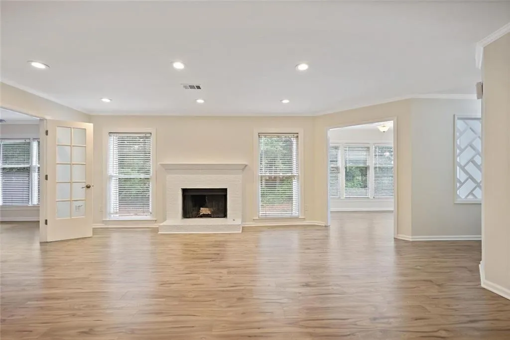 911 Hollyfax Circle Ne, Atlanta, Georgia 30328, 2 Bedrooms Bedrooms, ,2 BathroomsBathrooms,Residential,For Sale,911 Hollyfax Circle Ne,7629647