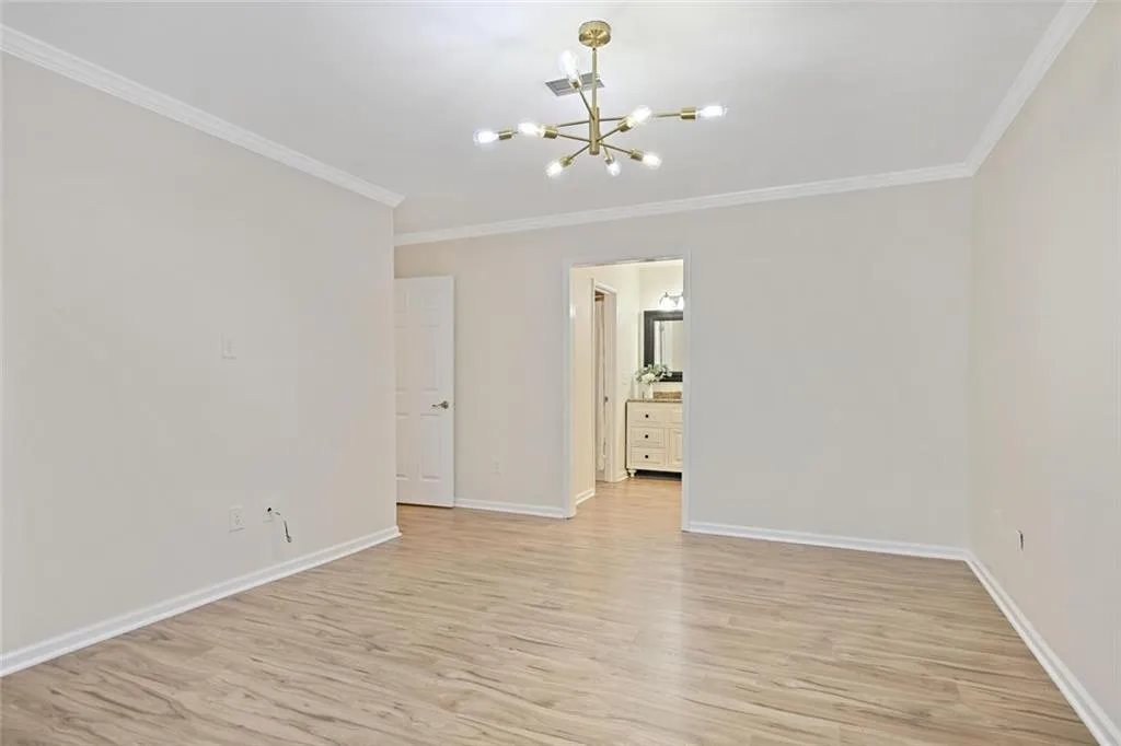 911 Hollyfax Circle Ne, Atlanta, Georgia 30328, 2 Bedrooms Bedrooms, ,2 BathroomsBathrooms,Residential,For Sale,911 Hollyfax Circle Ne,7629647
