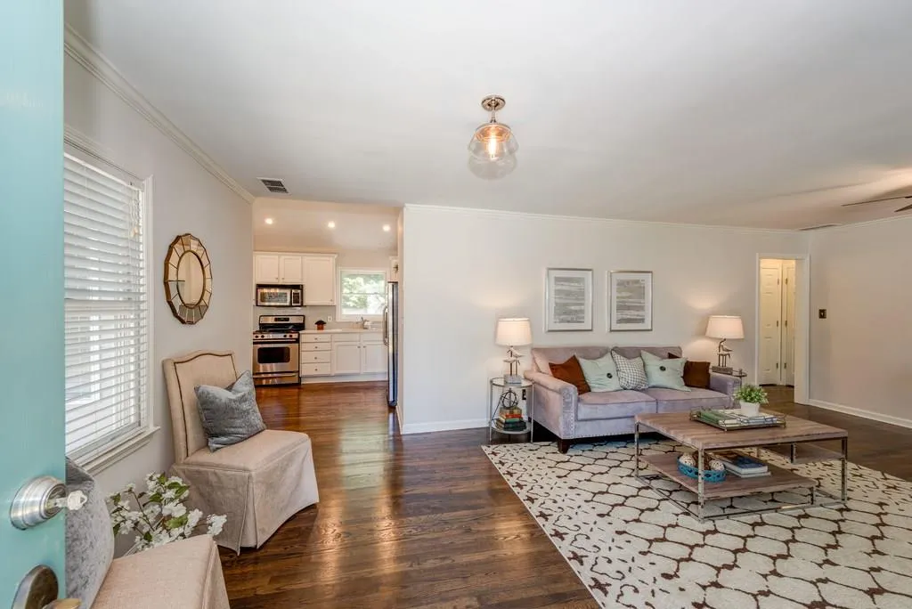 1905 Woodland Hills Avenue Nw, Atlanta, Georgia 30318, 2 Bedrooms Bedrooms, ,2 BathroomsBathrooms,Residential,Sold,1905 Woodland Hills Avenue Nw,5915566