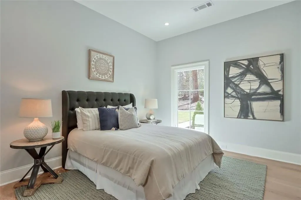 525 Riverside Parkway, Sandy Springs, Georgia 30328, 6 Bedrooms Bedrooms, ,5 BathroomsBathrooms,Residential,Sold,525 Riverside Parkway,6963774