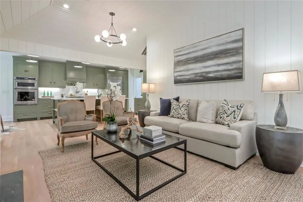 525 Riverside Parkway, Sandy Springs, Georgia 30328, 6 Bedrooms Bedrooms, ,5 BathroomsBathrooms,Residential,Sold,525 Riverside Parkway,6963774