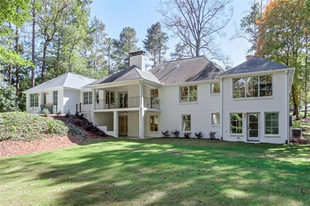 525 Riverside Parkway, Sandy Springs, Georgia 30328, 6 Bedrooms Bedrooms, ,5 BathroomsBathrooms,Residential,Sold,525 Riverside Parkway,6963774