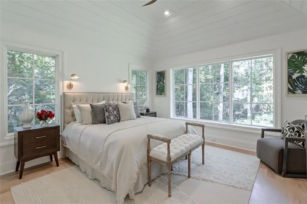 525 Riverside Parkway, Sandy Springs, Georgia 30328, 6 Bedrooms Bedrooms, ,5 BathroomsBathrooms,Residential,Sold,525 Riverside Parkway,6963774