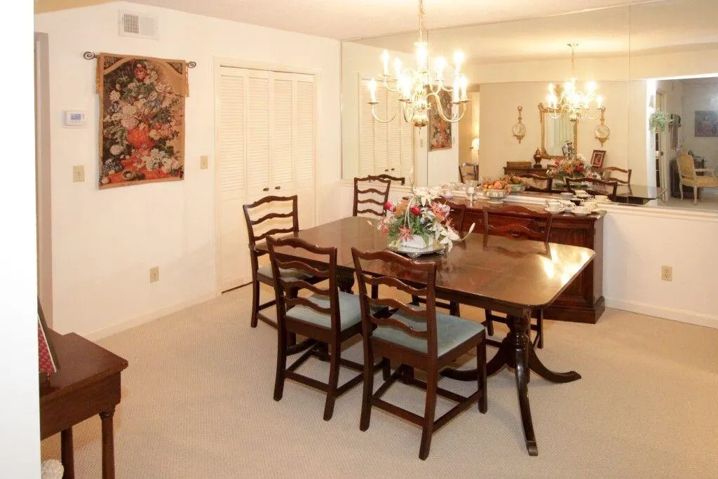 6851 Roswell Road Unit F-16, Sandy Springs, Georgia 30328, 3 Bedrooms Bedrooms, ,2 BathroomsBathrooms,Residential,Sold,6851 Roswell Road Unit F-16,5957759