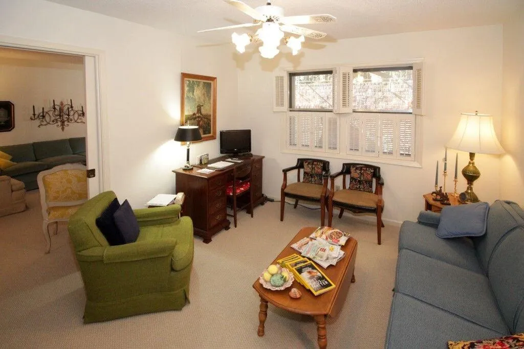6851 Roswell Road Unit F-16, Sandy Springs, Georgia 30328, 3 Bedrooms Bedrooms, ,2 BathroomsBathrooms,Residential,Sold,6851 Roswell Road Unit F-16,5957759