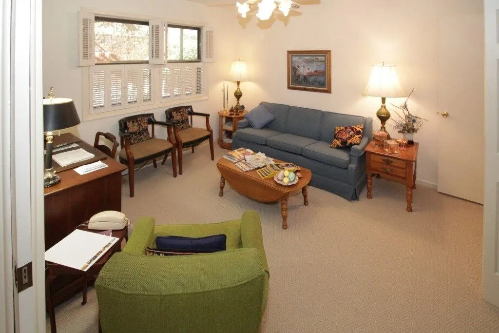 6851 Roswell Road Unit F-16, Sandy Springs, Georgia 30328, 3 Bedrooms Bedrooms, ,2 BathroomsBathrooms,Residential,Sold,6851 Roswell Road Unit F-16,5957759