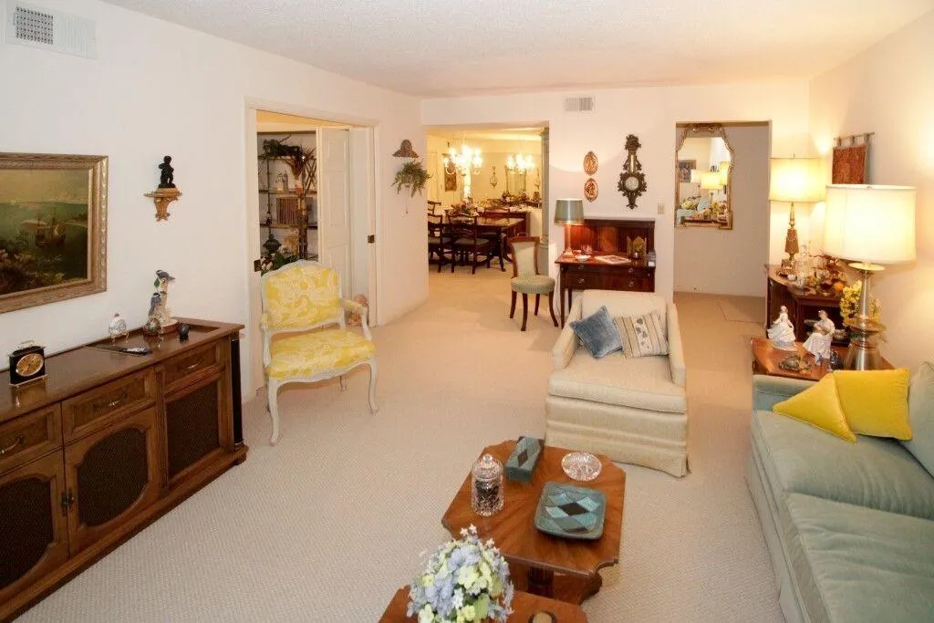 6851 Roswell Road Unit F-16, Sandy Springs, Georgia 30328, 3 Bedrooms Bedrooms, ,2 BathroomsBathrooms,Residential,Sold,6851 Roswell Road Unit F-16,5957759