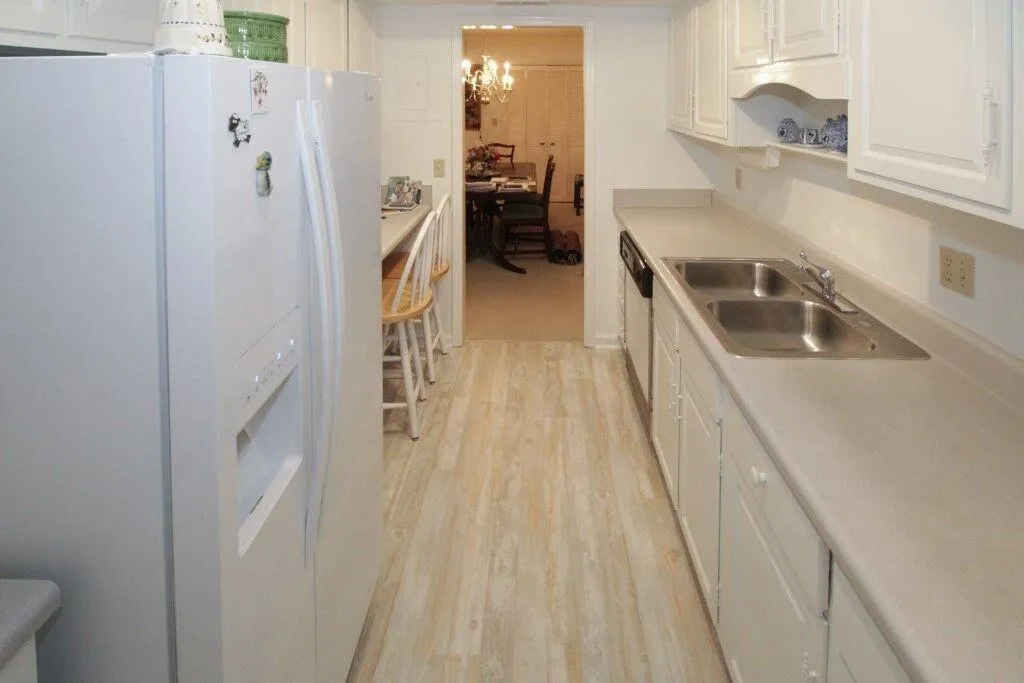 6851 Roswell Road Unit F-16, Sandy Springs, Georgia 30328, 3 Bedrooms Bedrooms, ,2 BathroomsBathrooms,Residential,Sold,6851 Roswell Road Unit F-16,5957759